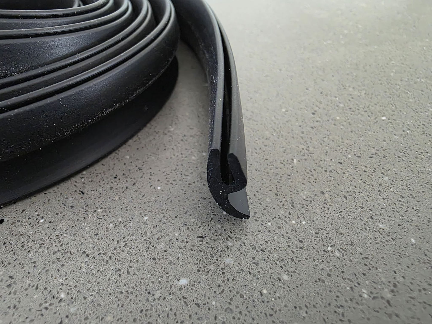 BMW Windscreen Top Rubber Trim Seal For E46 E90 E60 E39 E36 E70 E53 E91 E34
