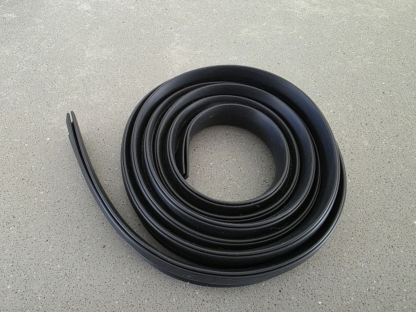 BMW Windscreen Top Rubber Trim Seal For E46 E90 E60 E39 E36 E70 E53 E91 E34