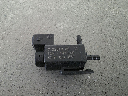 BMW Vacuum Control Valve - BMW 11747810831