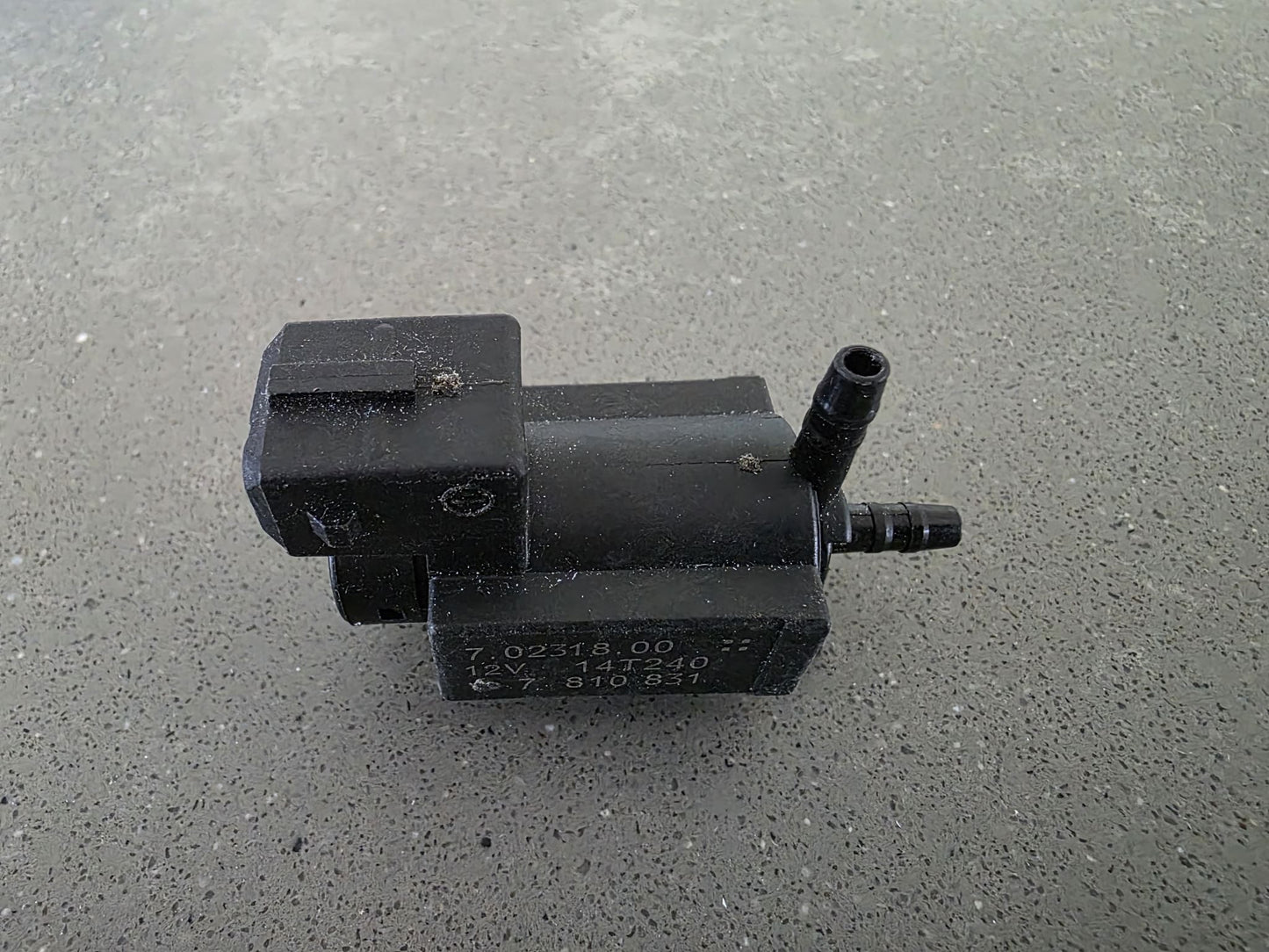 BMW Vacuum Control Valve - BMW 11747810831